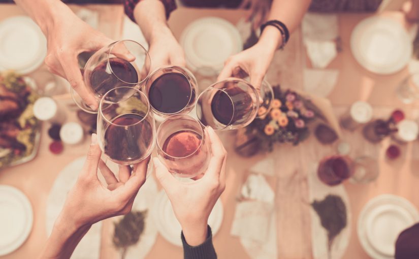 Prost, Skål, Cheers  – Trinkbräuche rund um den Globus
