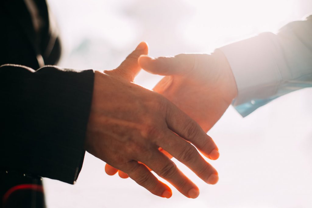 Der Handschlag entscheidet