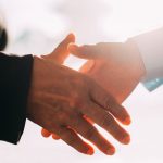Der Handschlag entscheidet