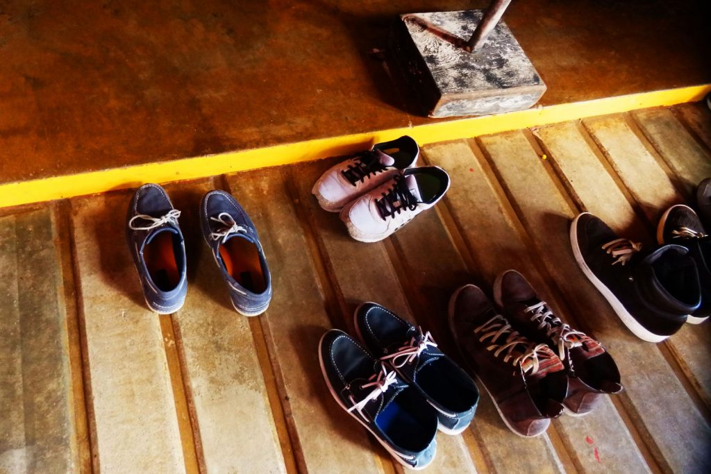 Schuhe aus in Japan und Schweden