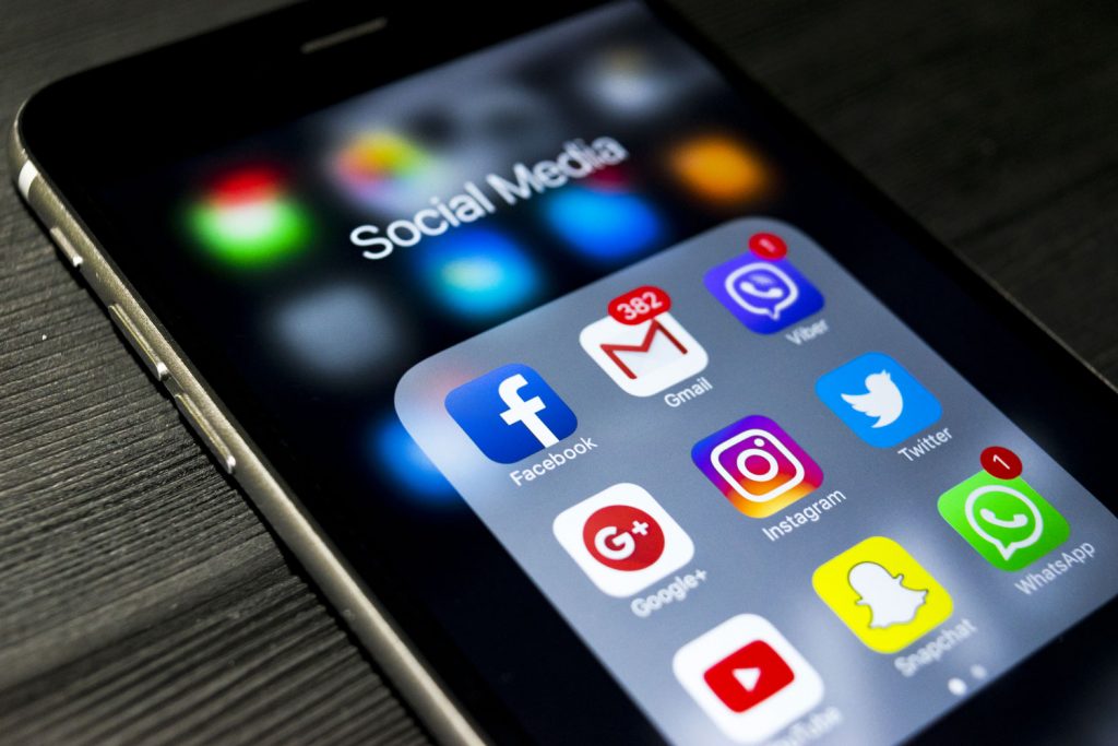 Verschwiegenheit im Sozialen Netzwerk
