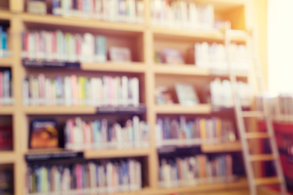 Ein Bücherregal...