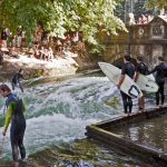 Surfen mitten in der Stadt