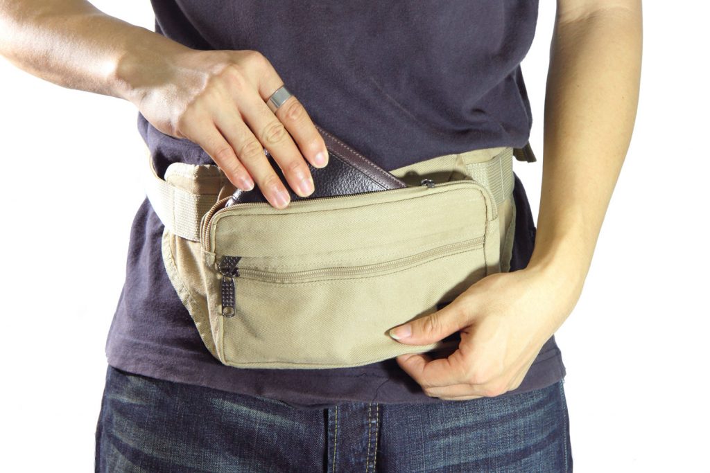 Unterwegs: Bauchtasche