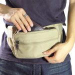 Unterwegs: Bauchtasche