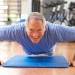 Sit-Ups und Liegestützen