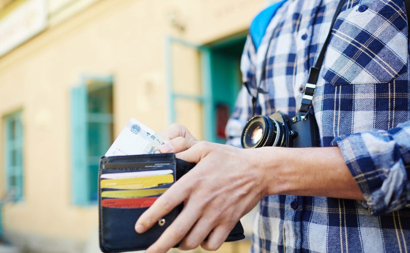 Sicher bezahlen auf Reisen: Welche Methoden gibt es?