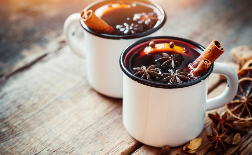 Köstlich und traditionell: die besten Weihnachtsdrinks Europas