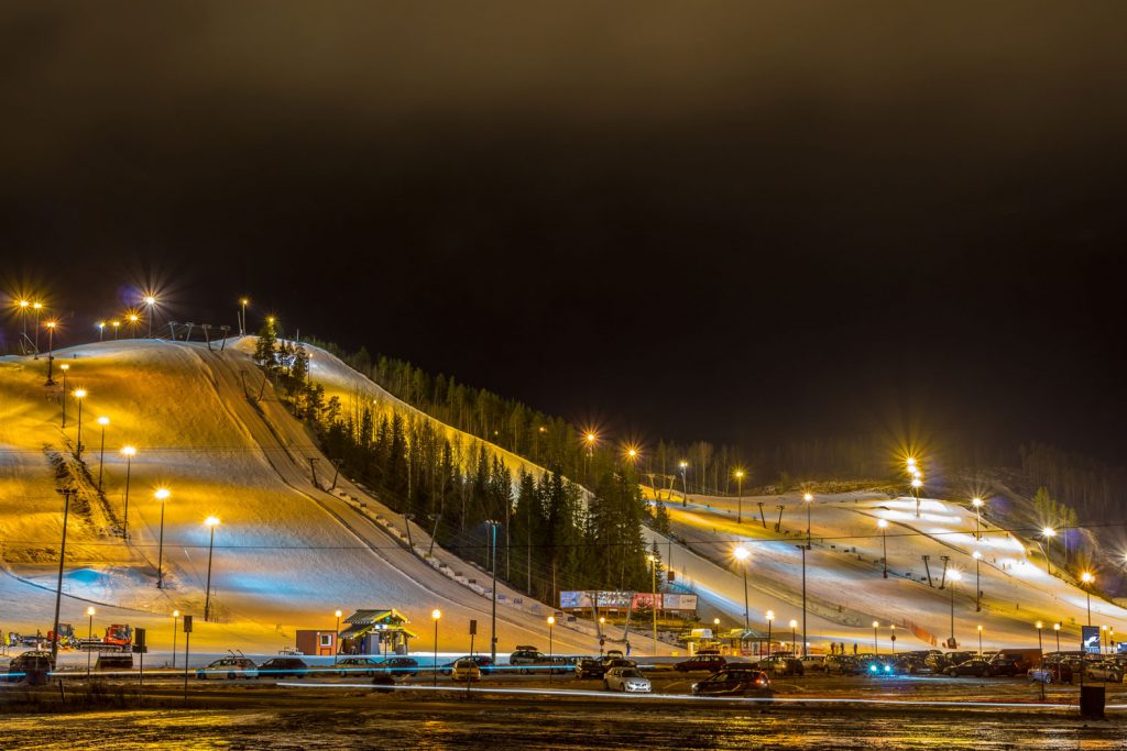 Skifahren im Dunkeln