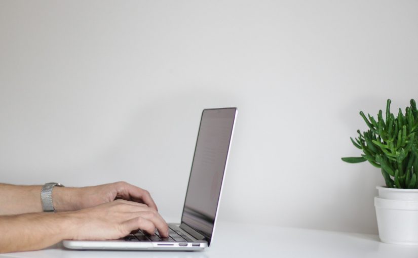Sich im Geschäft beraten lassen und dann im Internet zu Hause kaufen: Diese Strategie verfolgen hierzulande sehr viele Verbraucher.