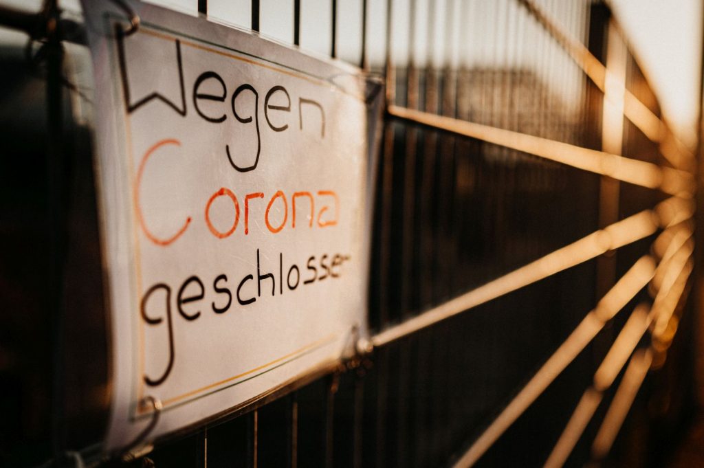 Es besteht...