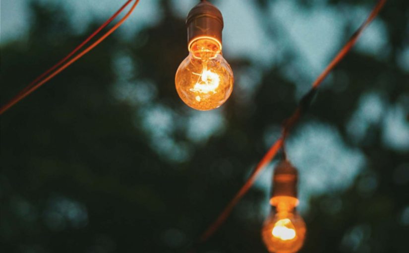 Wer im Garten veraltete Technik, kann durch eine Modernisiserung den Energieverbrauch senken.