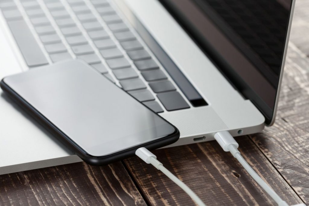Smartphone laden