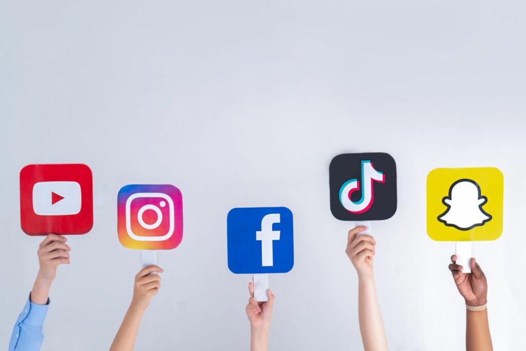 War Social Media...