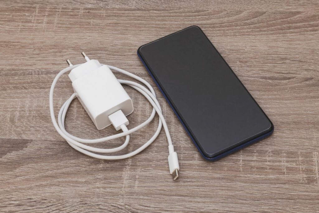 Ladegeräte und Ladekabel...
